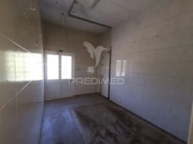 Armazém para Venda em Préstimo e Macieira de Alcoba Foto 15