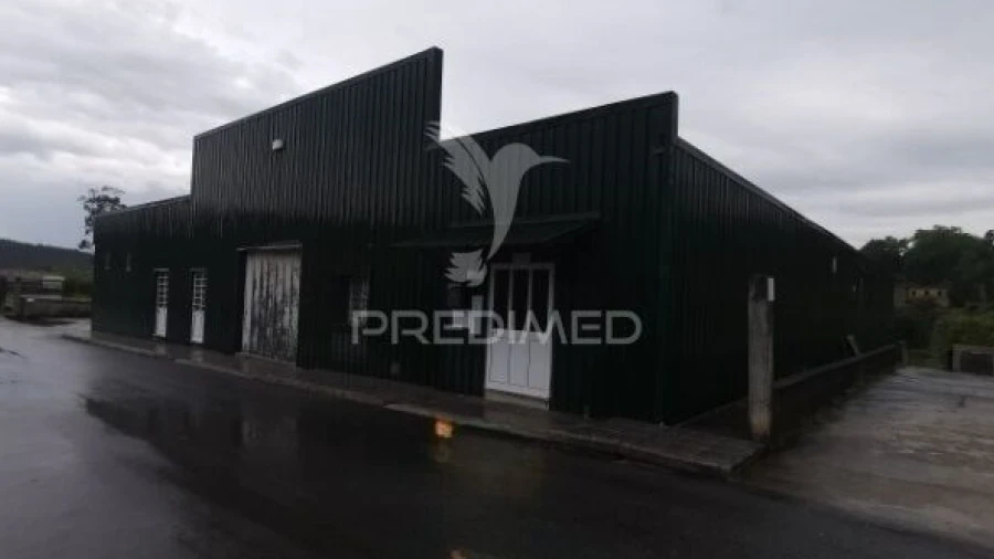 Armazém para Venda em Préstimo e Macieira de Alcoba