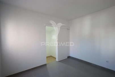 Moradia T1 para Venda em São João Baptista