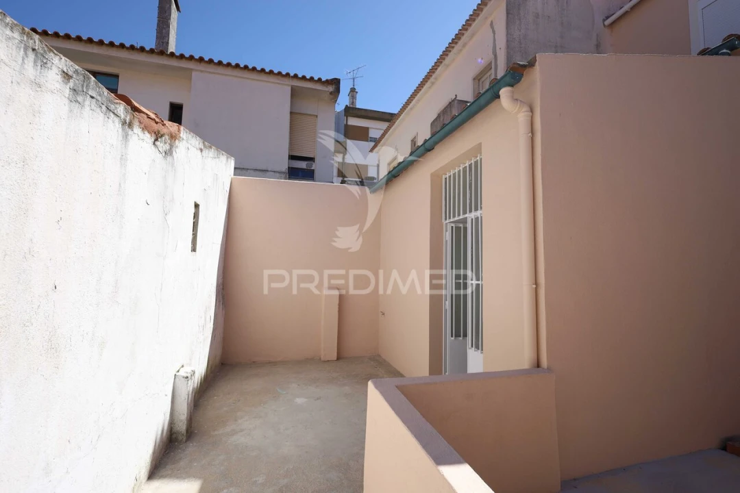 Moradia T1 para Venda em São João Baptista Foto 3