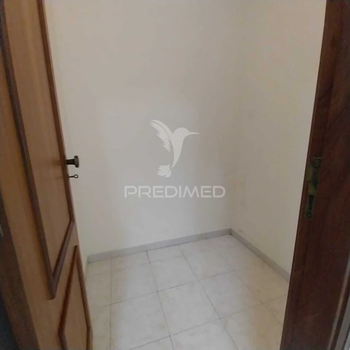 Loja para Venda em Cacém e São Marcos Foto 4