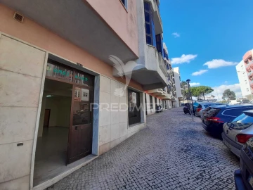 Loja para Venda em Cacém e São Marcos