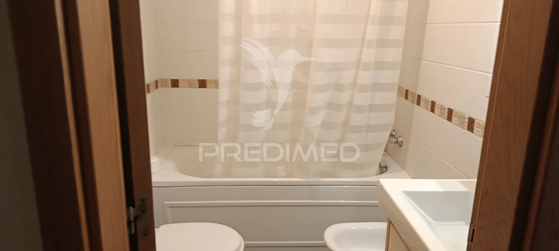 Apartamento T1 para Venda em Sé e São Lourenço Foto 9