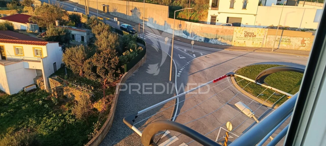 Apartamento T1 para Venda em Sé e São Lourenço Foto 3