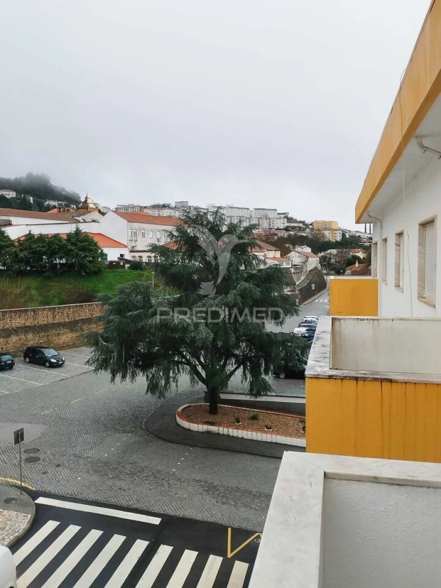 Apartamento T2 para Venda em Sé e São Lourenço Foto 16