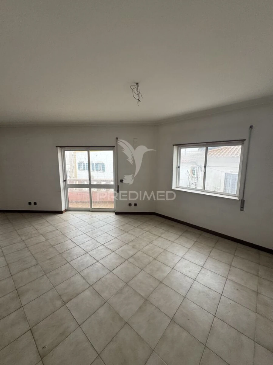 Loja para Venda em Porto de Mós - São João Baptista e São Pedro Foto 3