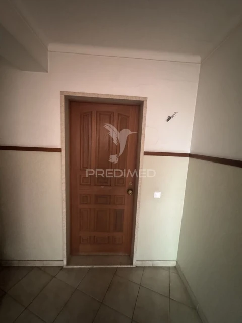 Loja para Venda em Porto de Mós - São João Baptista e São Pedro