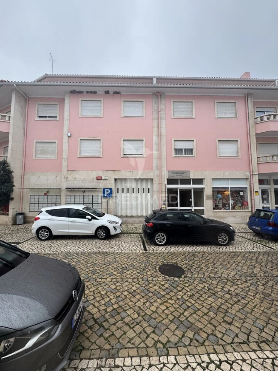 Loja para Venda em Porto de Mós - São João Baptista e São Pedro Foto 3