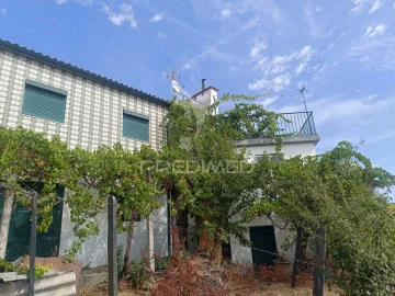 Moradia T3 para Venda em Lobrigos (São Miguel e São João Baptista) e Sanhoane