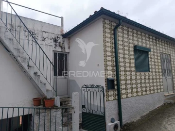 Moradia T3 para Venda em Lobrigos (São Miguel e São João Baptista) e Sanhoane