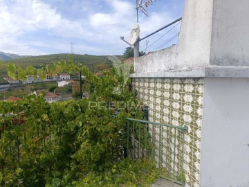 Moradia T3 para Venda em Lobrigos (São Miguel e São João Baptista) e Sanhoane