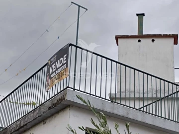 Moradia T3 para Venda em Lobrigos (São Miguel e São João Baptista) e Sanhoane