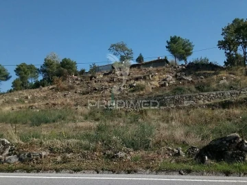 Terreno para Venda em Adoufe e Vilarinho de Samardã