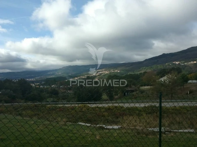 Terreno para Venda em Adoufe e Vilarinho de Samardã Foto 2