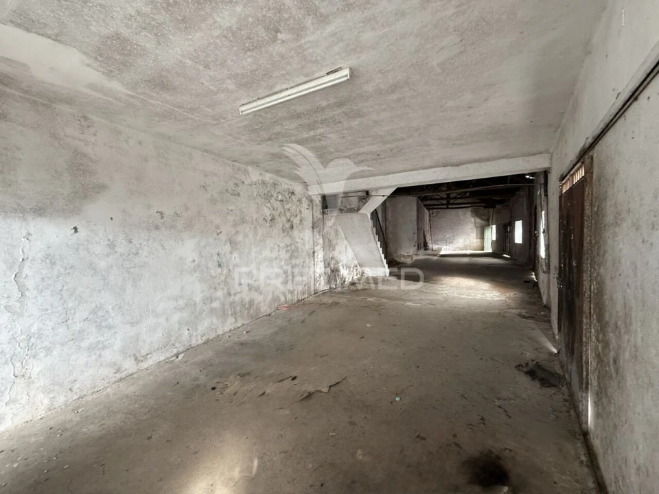 Armazém para Venda em Porto de Mós - São João Baptista e São Pedro Foto 23