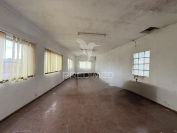 Armazém para Venda em Porto de Mós - São João Baptista e São Pedro