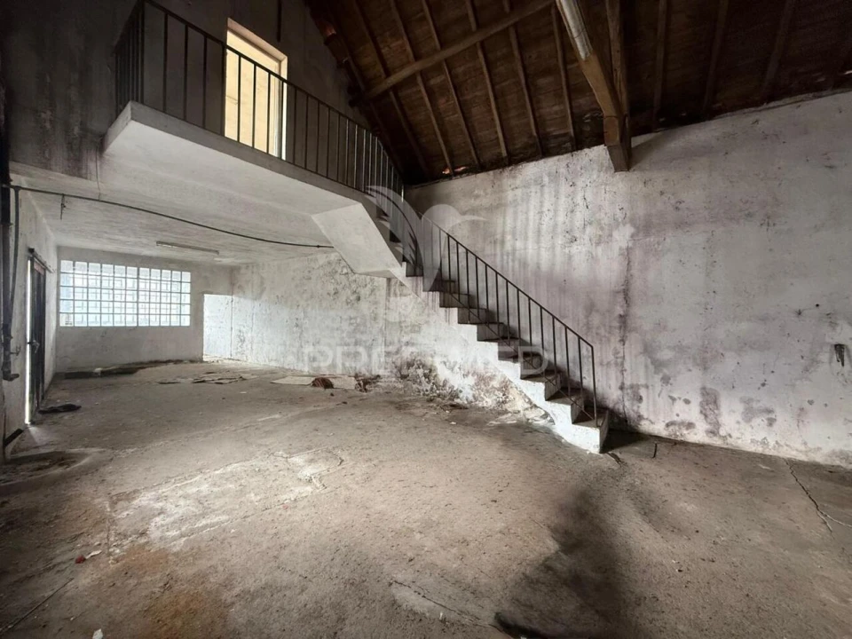 Armazém para Venda em Porto de Mós - São João Baptista e São Pedro Foto 16