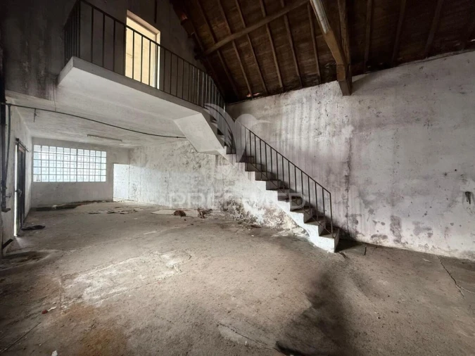 Armazém para Venda em Porto de Mós - São João Baptista e São Pedro Foto 16