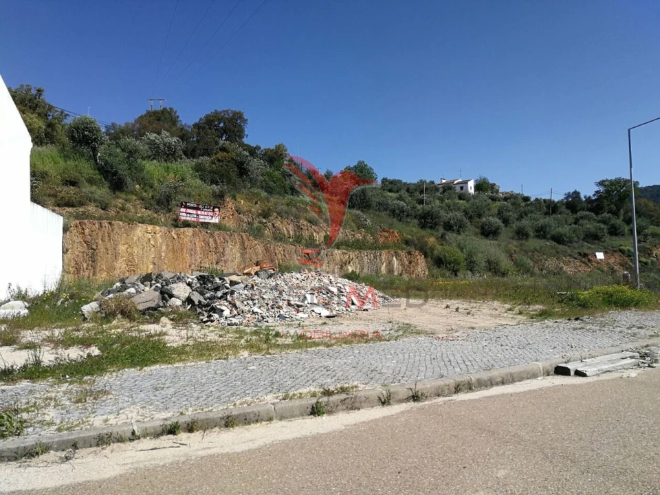 Terreno para Venda em Sé e São Lourenço Foto 1
