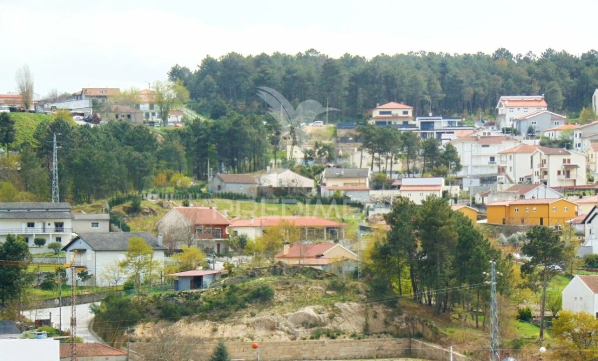 Moradia T2 para Venda em Borbela e Lamas de Olo Foto 3