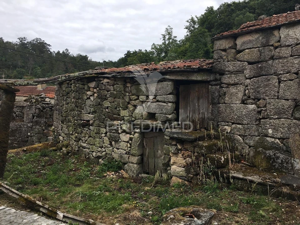 Moradia T5 para Venda em Préstimo e Macieira de Alcoba Foto 5