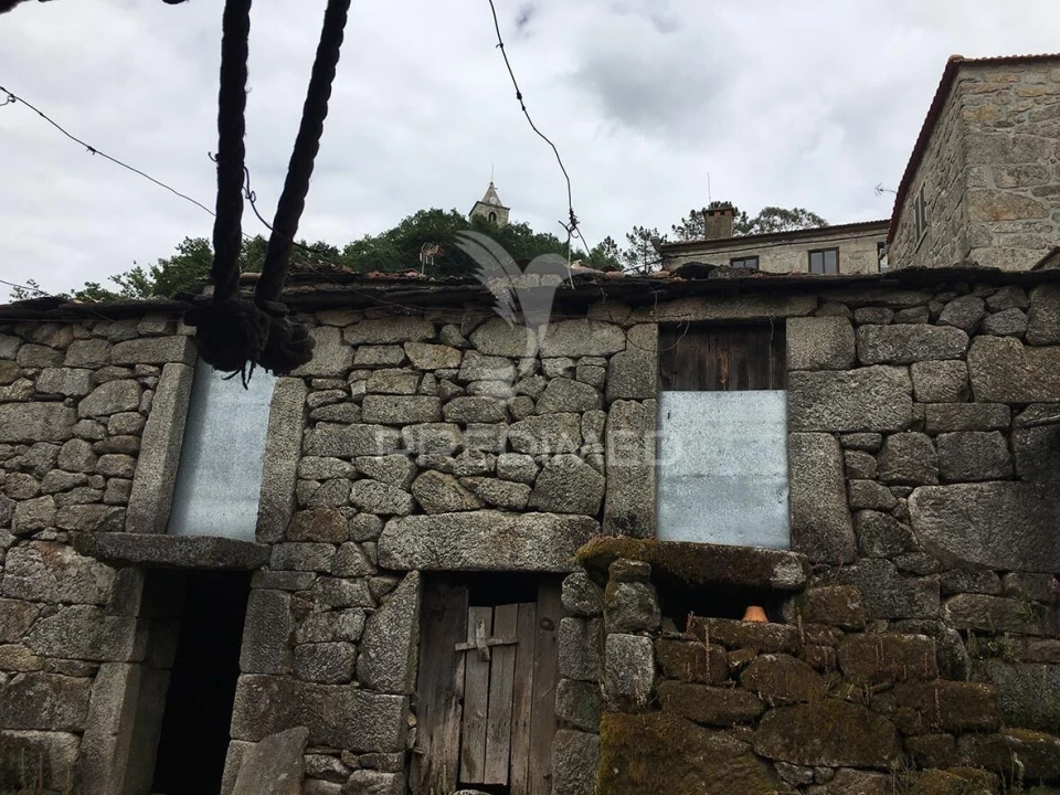 Moradia T5 para Venda em Préstimo e Macieira de Alcoba Foto 4