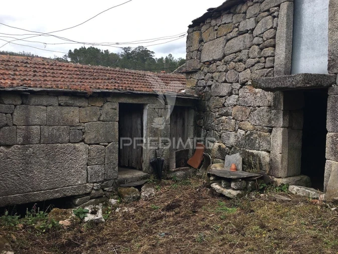 Moradia T5 para Venda em Préstimo e Macieira de Alcoba Foto 2