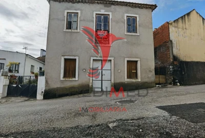 Moradia T3 para Venda em Malhou, Louriceira e Espinheiro