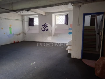 Armazém para Venda em São Miguel do Rio Torto e Rossio Ao Sul do Tejo