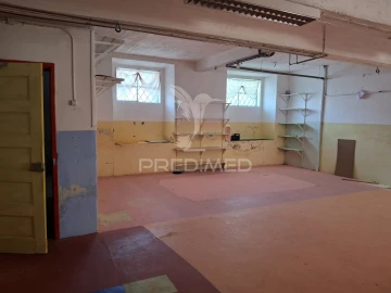 Armazém para Venda em São Miguel do Rio Torto e Rossio Ao Sul do Tejo