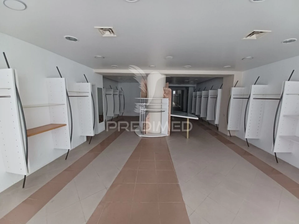 Loja para Arrendamento em Sé e São Lourenço Foto 3