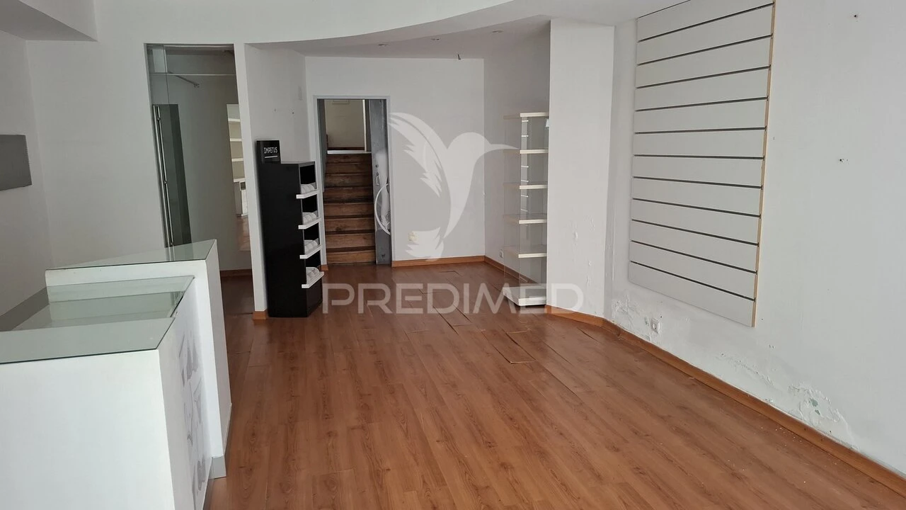 Loja para Arrendamento em Sé e São Lourenço Foto 3