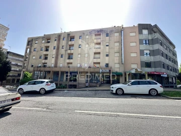 Loja para Arrendamento em Valença, Cristelo Covo e Arão