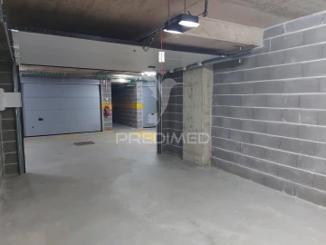 Garagem para Arrendamento em Portimão