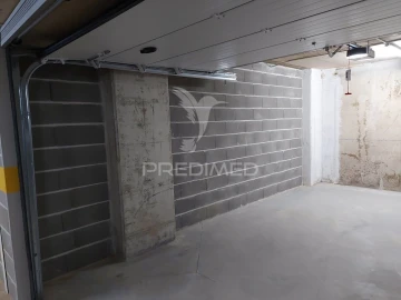 Garagem para Arrendamento em Portimão