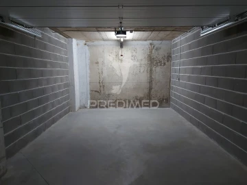 Garagem para Arrendamento em Portimão