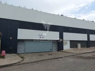 Garagem para Arrendamento em Portimão