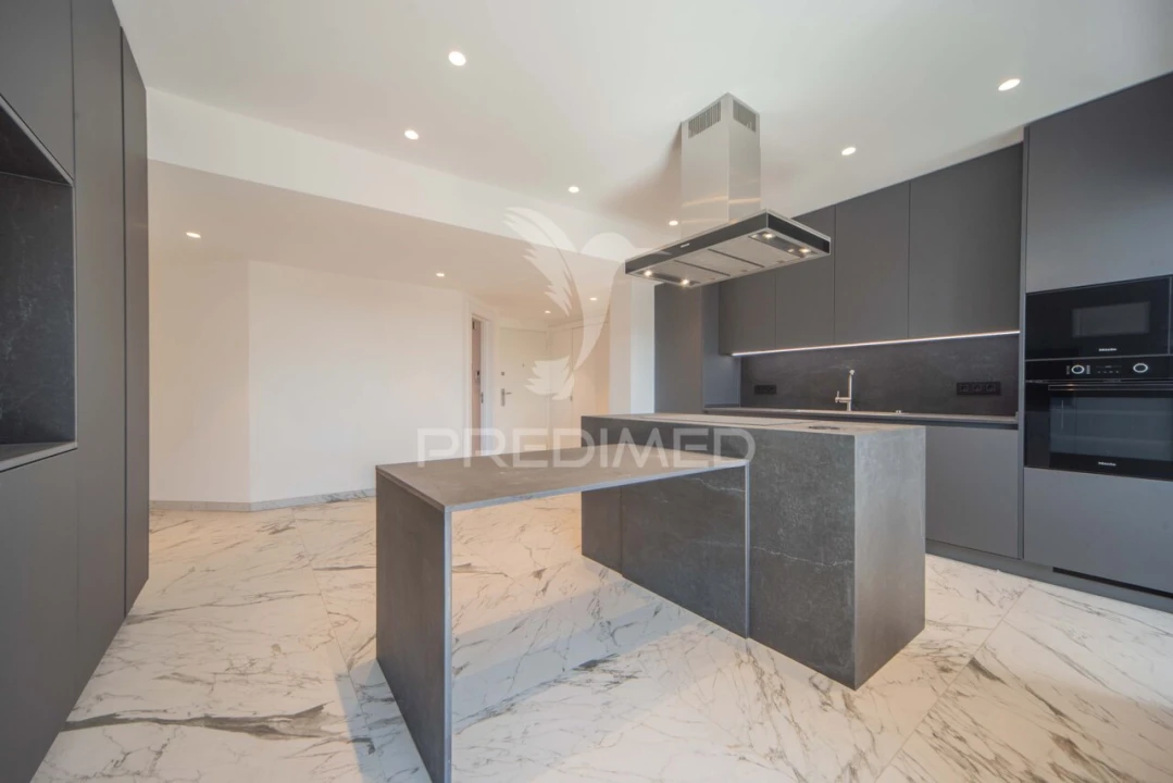 Apartamento T4 para Venda em São Domingos de Benfica Foto 5