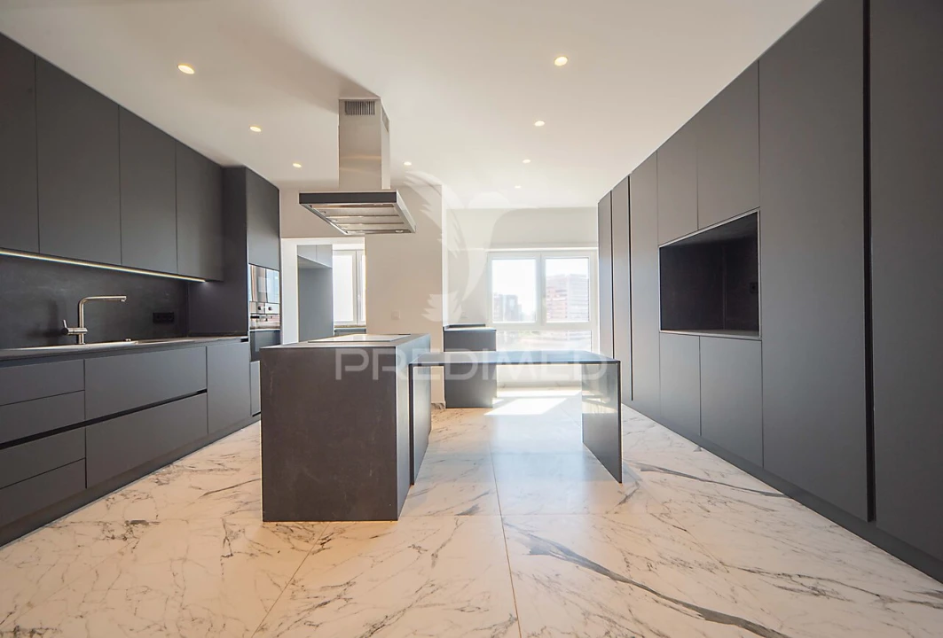 Apartamento T4 para Venda em São Domingos de Benfica Foto 1