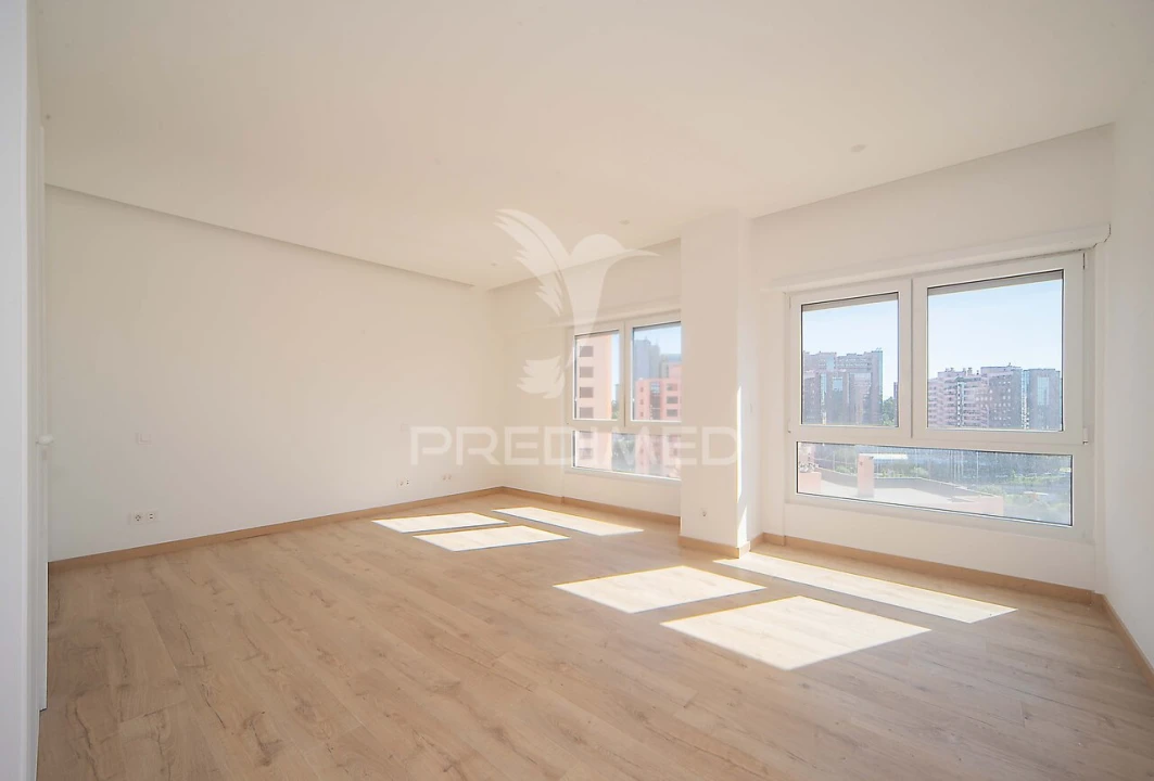 Apartamento T4 para Venda em São Domingos de Benfica Foto 39