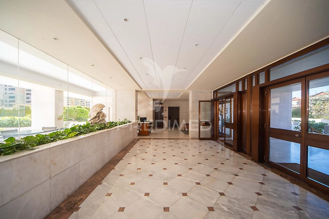 Apartamento T4 para Venda em São Domingos de Benfica Foto 13