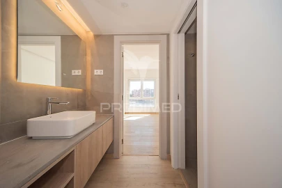 Apartamento T4 para Venda em São Domingos de Benfica