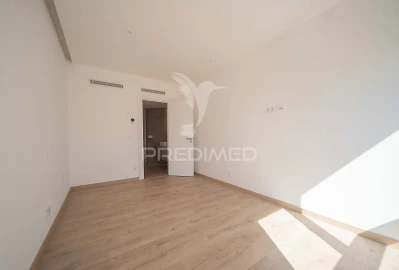 Apartamento T4 para Venda em São Domingos de Benfica