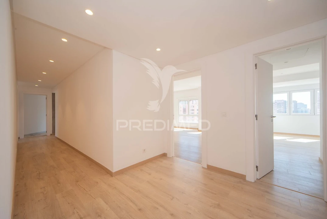 Apartamento T4 para Venda em São Domingos de Benfica Foto 37