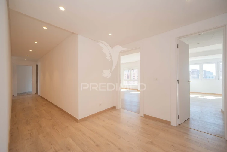 Apartamento T4 para Venda em São Domingos de Benfica Foto 37