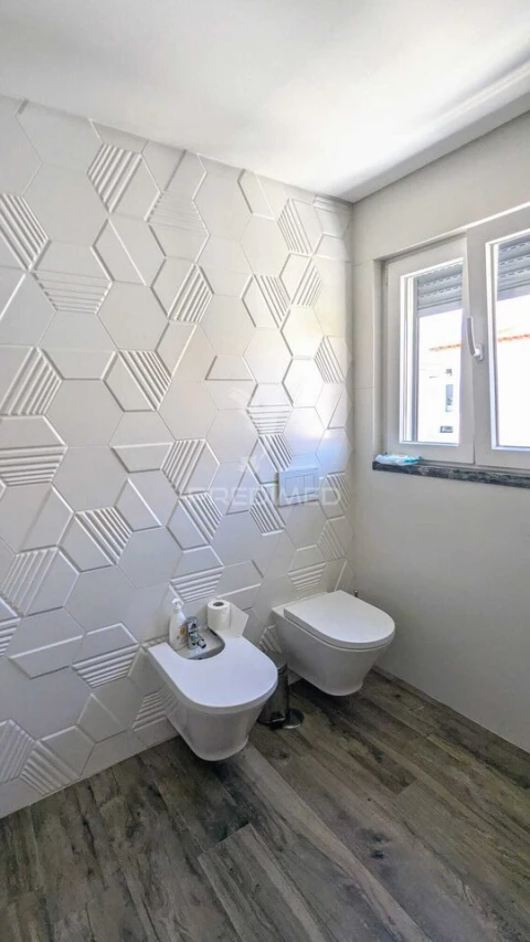 Moradia T4 para Venda em Ramada e Caneças