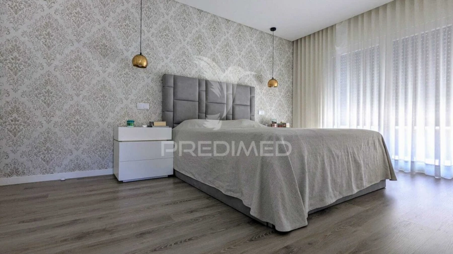 Moradia T4 para Venda em Ramada e Caneças Foto 6