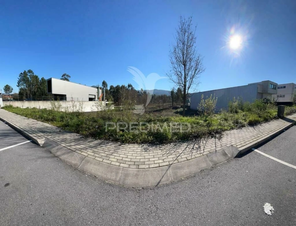 Terreno para Venda em Briteiros Santo Estêvão e Donim Foto 9