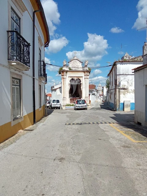 Moradia T6 para Venda em Borba (São Bartolomeu)