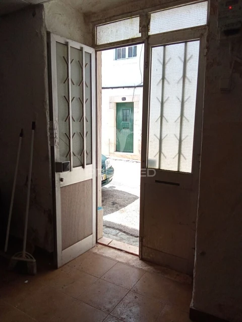 Moradia T6 para Venda em Borba (São Bartolomeu)